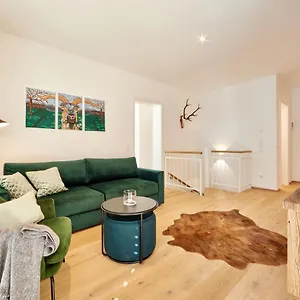  Apartment Hirsch